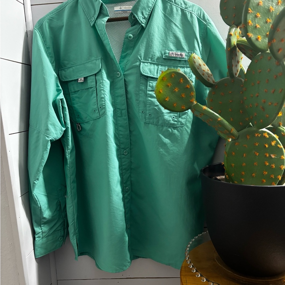 Columbia Women's Green Button-Up Top